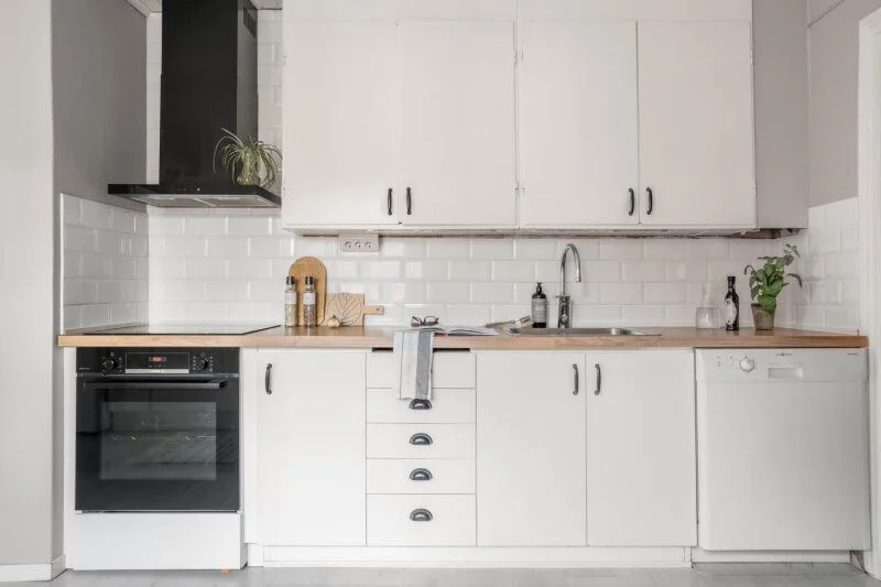 Flyttning av eluttag till ugn vid renovering av kok Alta Lovisedal rotated